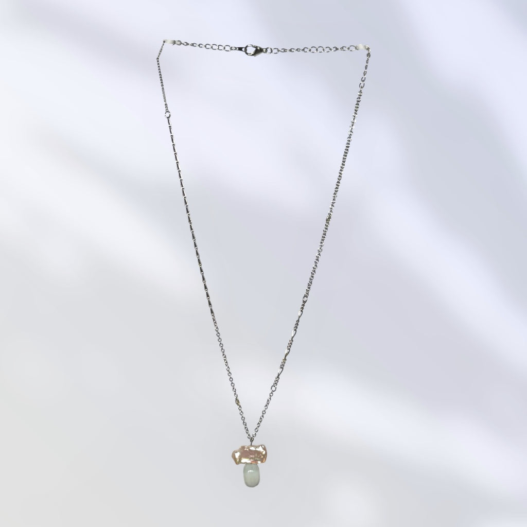 Pearl/stone necklace