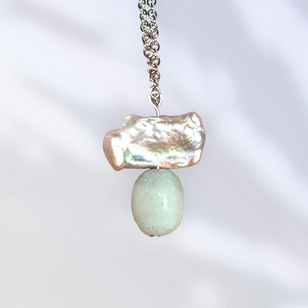 Pearl/stone necklace