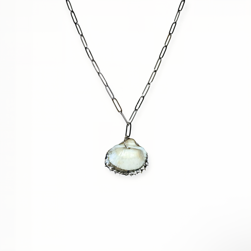 Alt girl shell necklace