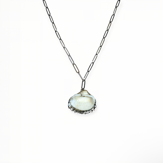 Alt girl shell necklace